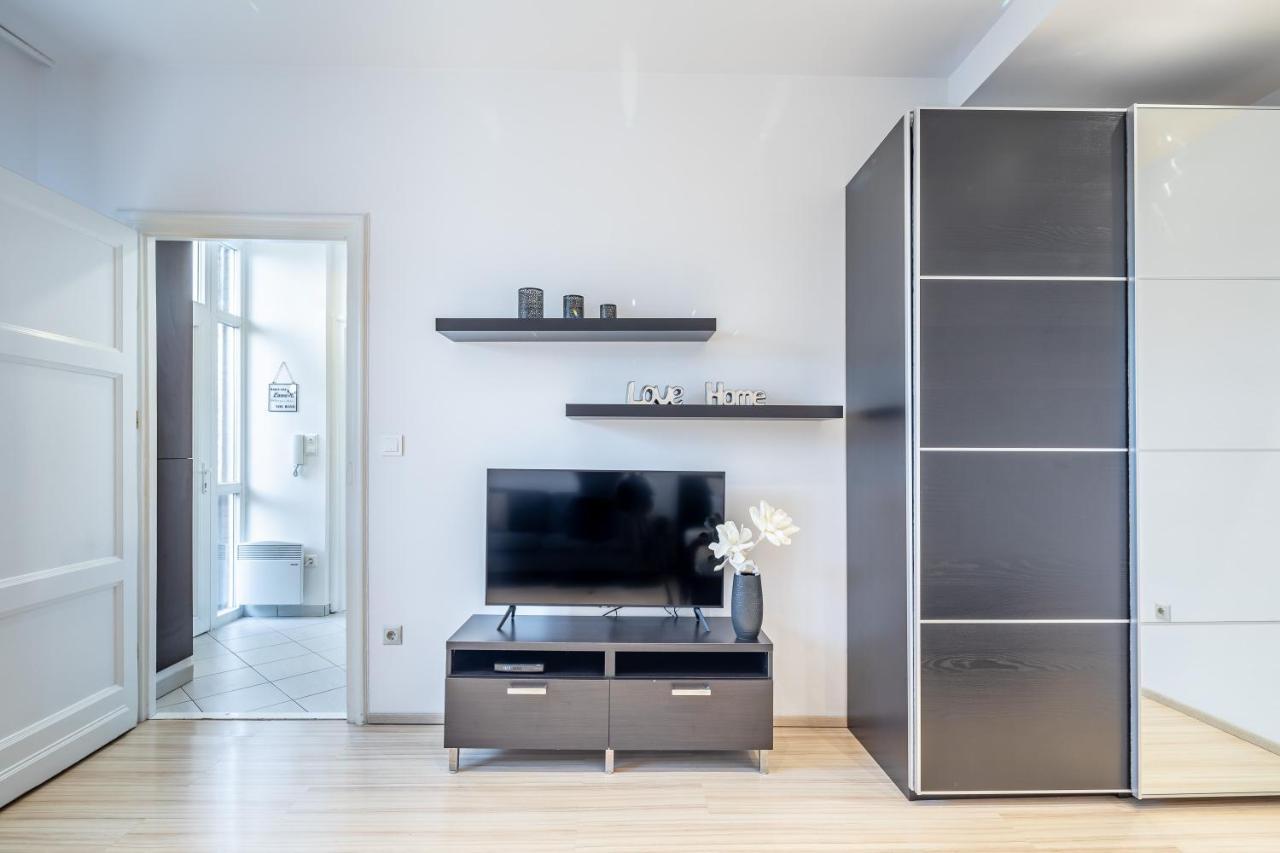 Two Bedroom Home In Jewish Quarter บูดาเปสต์ ภายนอก รูปภาพ